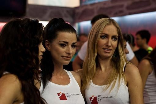 Обо всем - GamesCom 2011 Booth babes